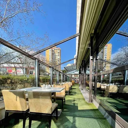Dream Hotel 3*